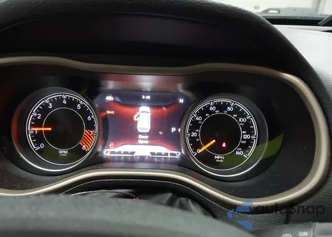 2015 Jeep Cherokee Limited z USA, uszkodzony, nr VIN 1C4PJLDS8FW762376